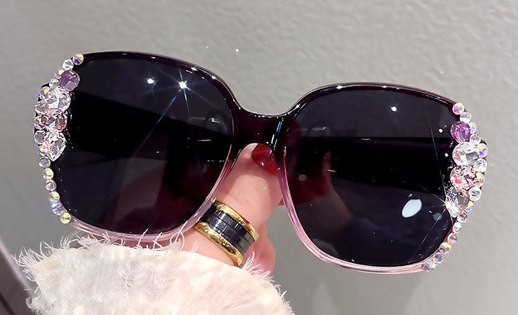 Trendy Glasses for Women That Offer Protection, Glare Reduction, And Are Ultra-Light for Driving.