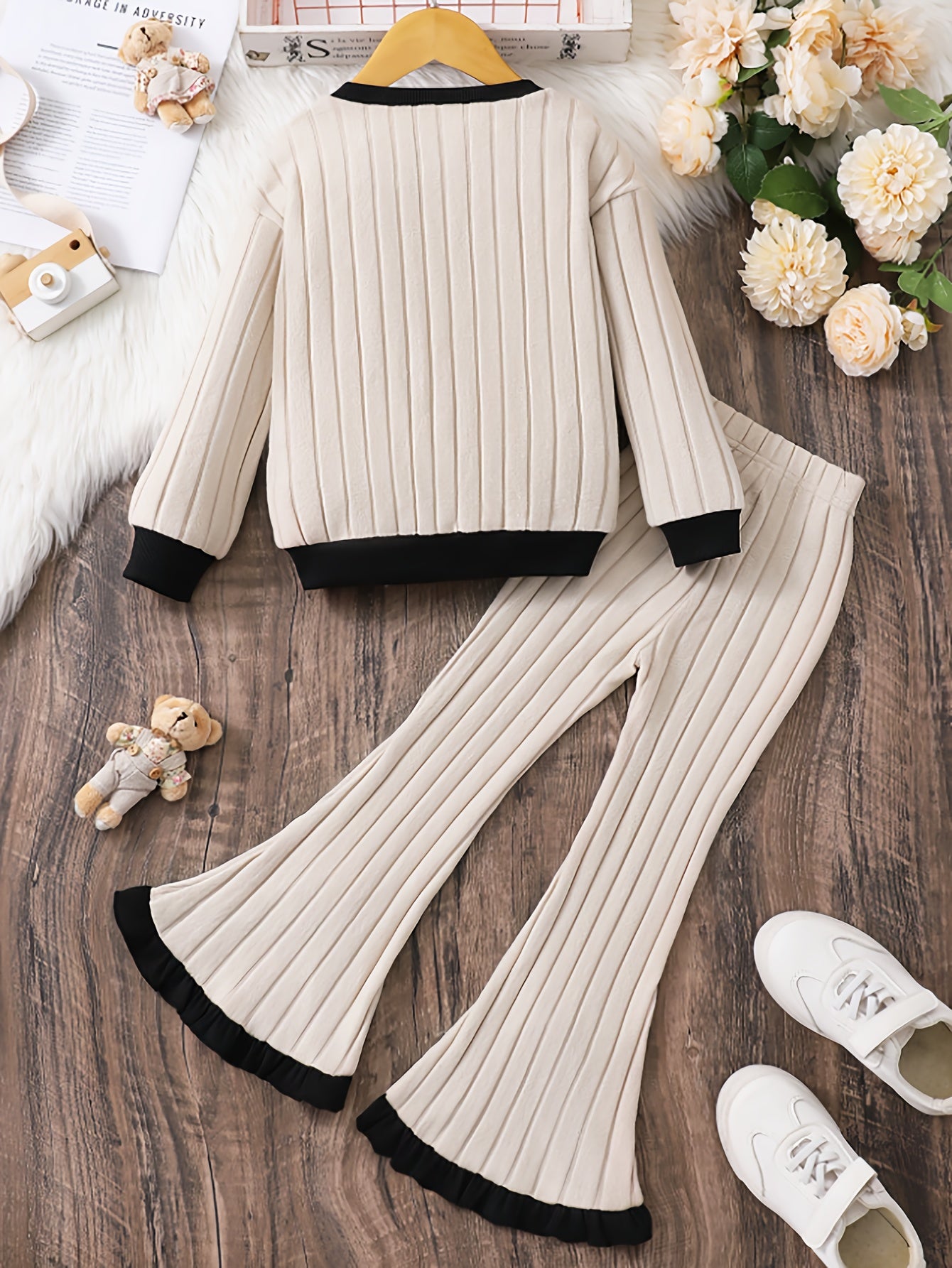 Targeted Development Two-Piece Autumn/Winter Girls' Round Neck Long Sleeve Ribbed Pullover + Bow-Trimmed Flared Pants Set, Gift Set for Girls, Perfect for Outdoor
