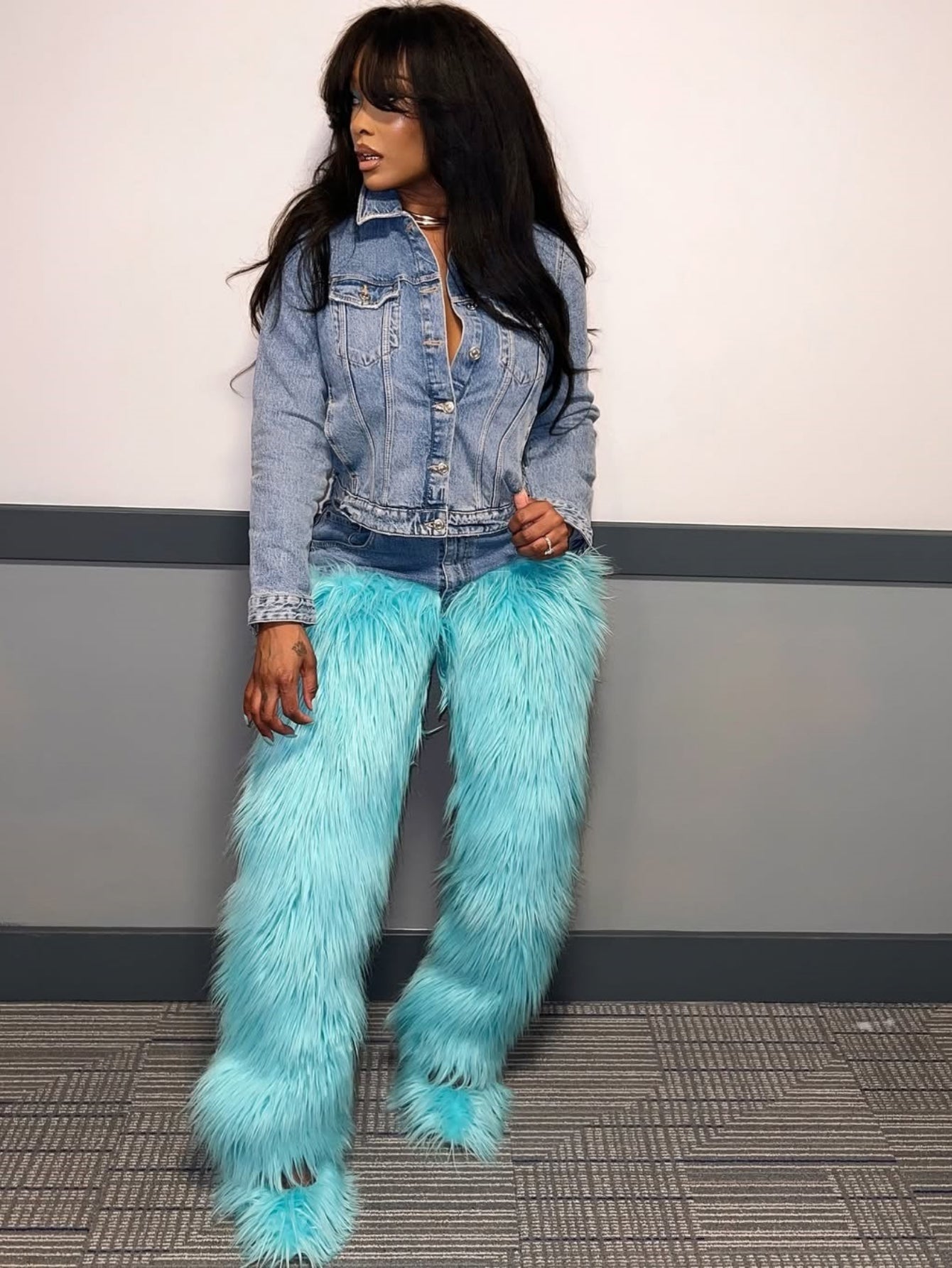 Women'S High-Waisted Wide-Leg Jeans with Faux Fur Trim & Washed Denim - Elastic Waist Casual Pants, Light Distressed Hem, Non-Stretch Durable Fabric for Spring/Fall Outfits, Everyday to Semi-Formal Wear (No Belt Loops) - Vers